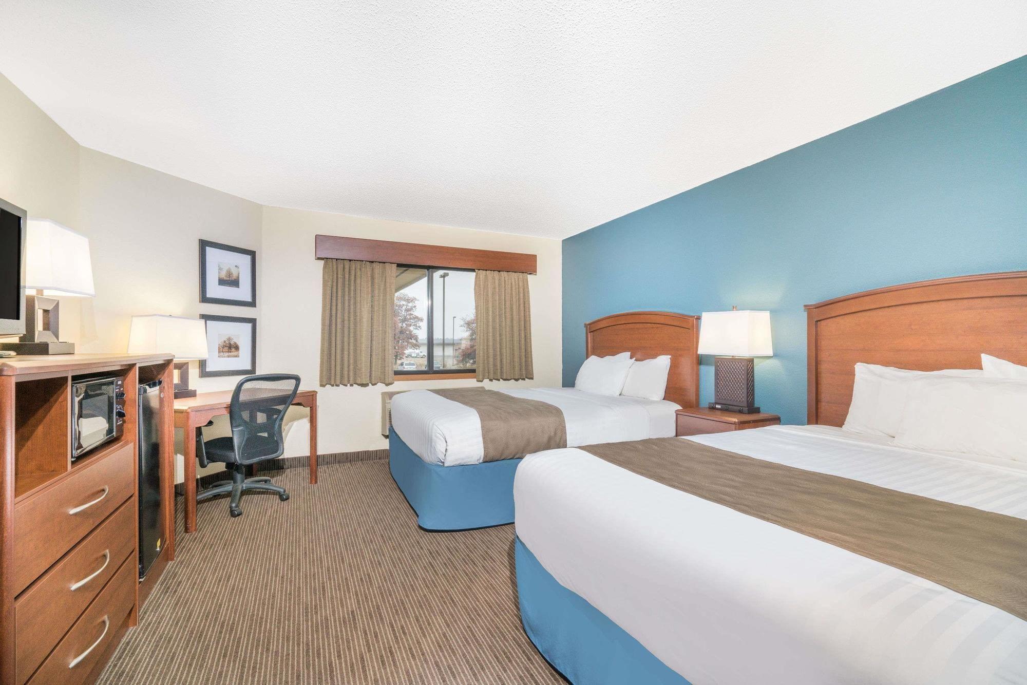 Days Inn & Suites By Wyndham Baxter Brainerd Area Dış mekan fotoğraf