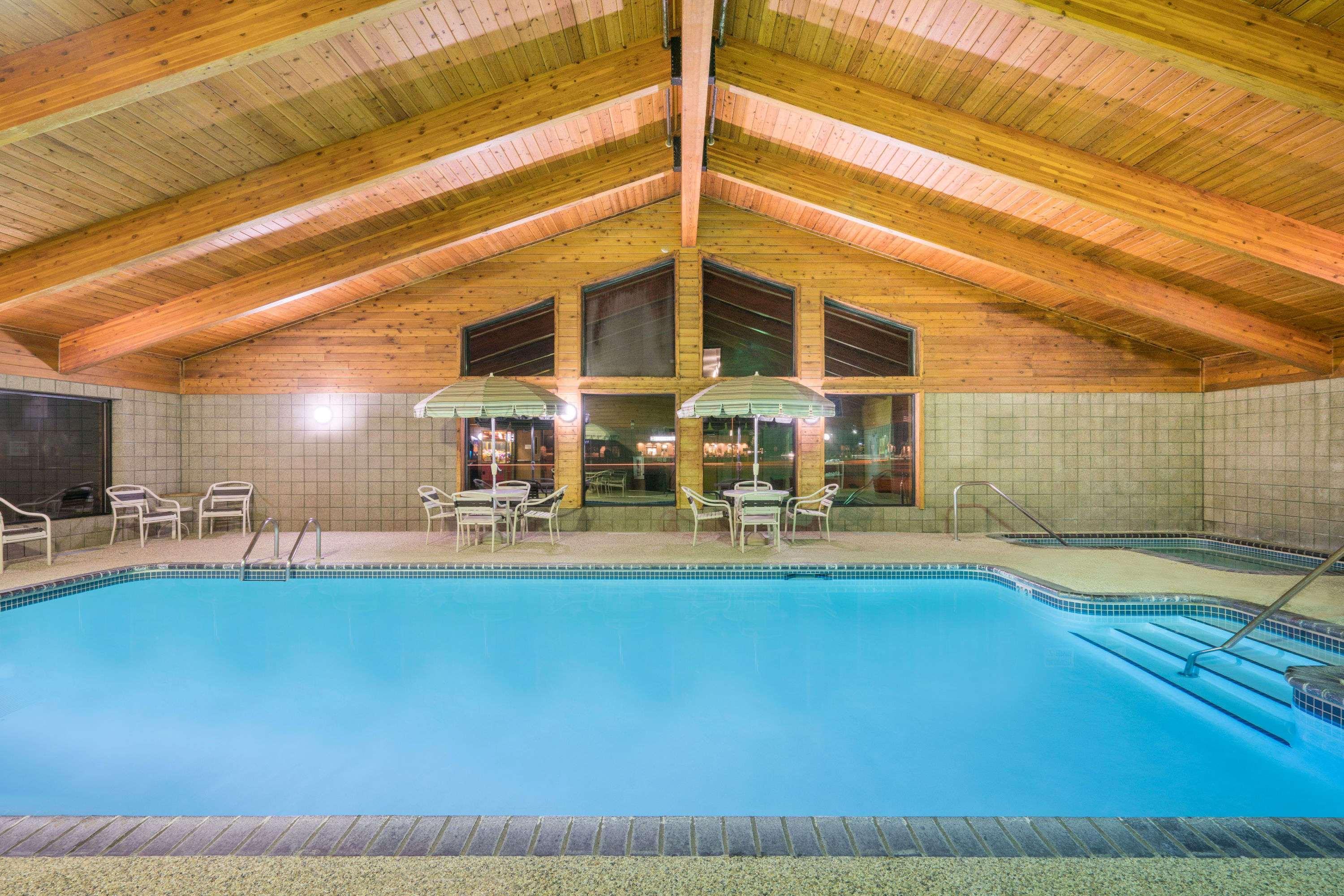 Days Inn & Suites By Wyndham Baxter Brainerd Area Dış mekan fotoğraf