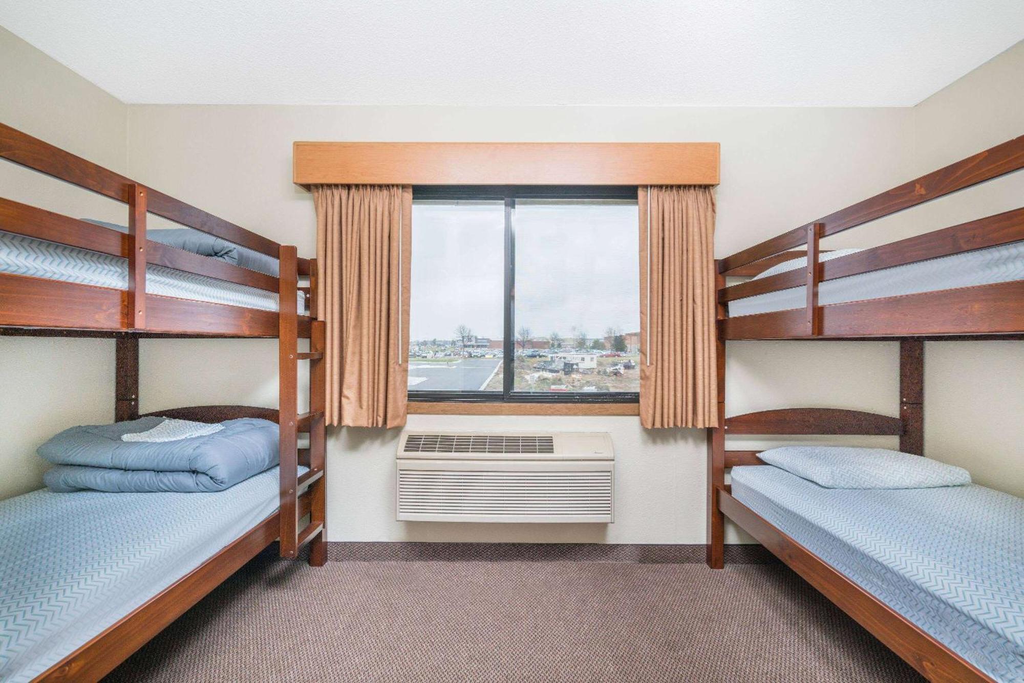 Days Inn & Suites By Wyndham Baxter Brainerd Area Dış mekan fotoğraf