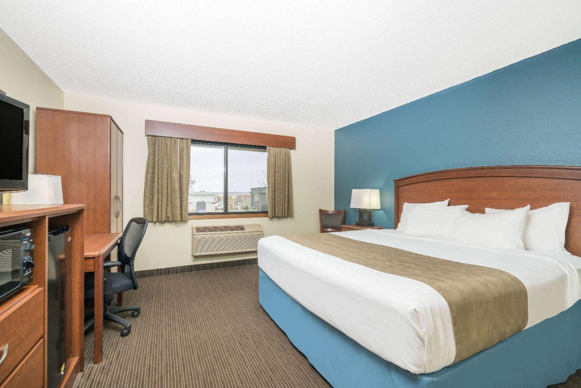 Days Inn & Suites By Wyndham Baxter Brainerd Area Dış mekan fotoğraf